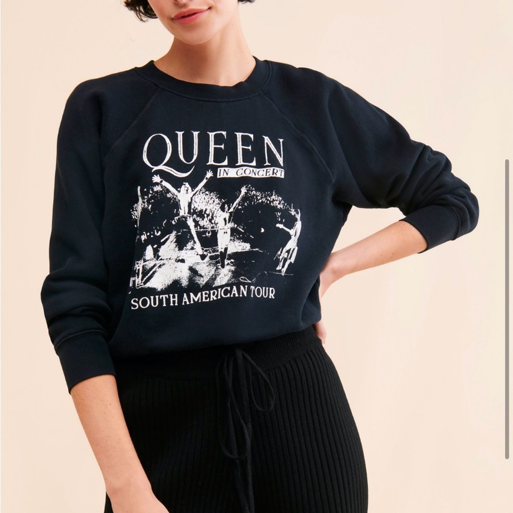 Daydreamer Black Queen Sweatshirt